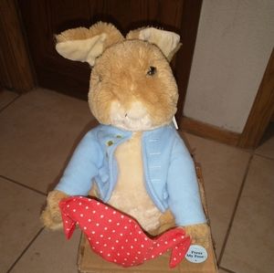 Peter Rabbit Plays Peek Abbo New w/tags